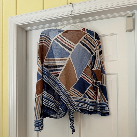 Nice & Zoe Linen blend very wrap top size M - Picture 3 of 8